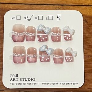 Pink and White Nail Art Set with Bows Size S